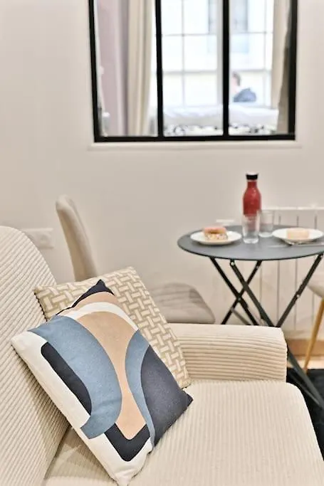 Apartment Appartement Central Place De La Nation Paris France