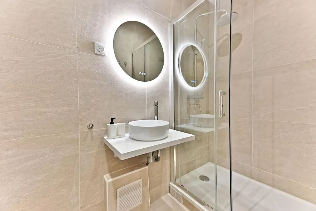 Appartement Central Place De La Nation Paris France